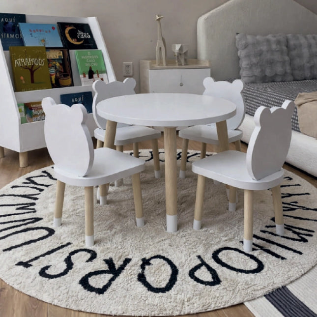 MESA CIRCULAR CON 4 SILLAS DE OSOS COLOR BLANCO