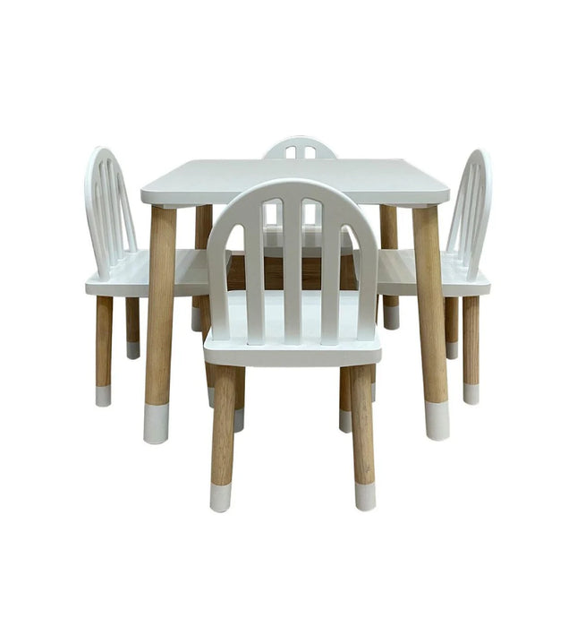 MESA CUADRADA CON 4 SILLAS DE REJILLA COLOR BLANCO