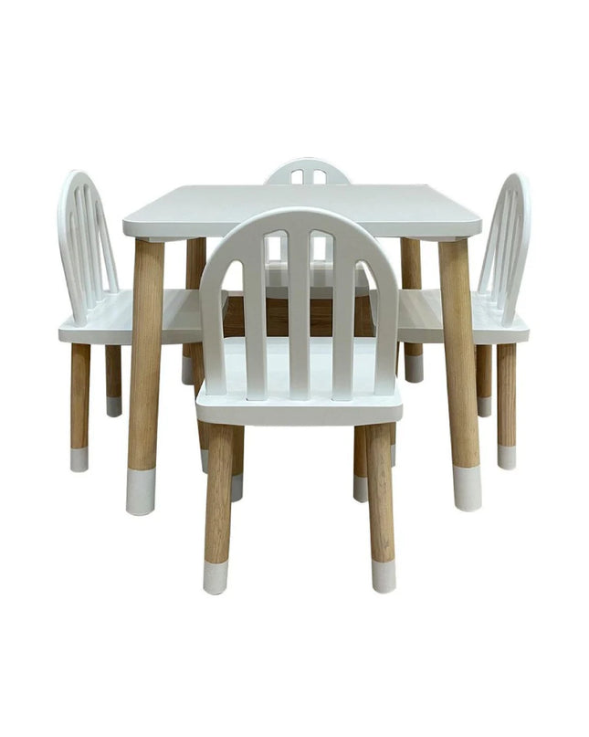 MESA CUADRADA CON 4 SILLAS DE REJILLA COLOR BLANCO
