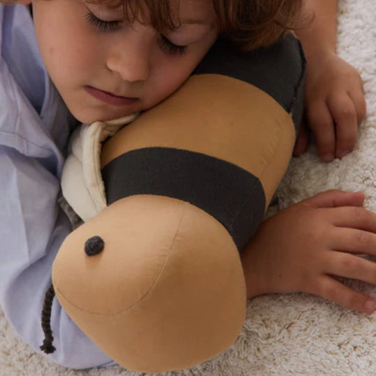 COJÍN BUZZY BEE