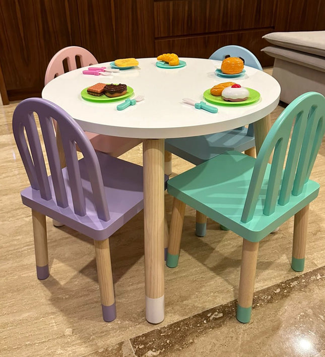 MESA CIRCULAR CON 4 SILLAS REJILLA COLORES MIXTOS